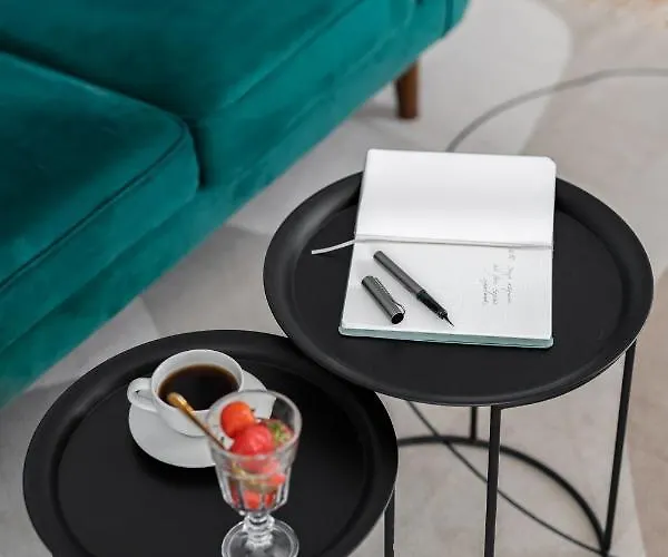 For Sophie - Bezplatny Parking & Palarnia Kawy I Pracownia Artystyczna W Kamienicy - Free Parking & Art And Coffee In Historic Building *