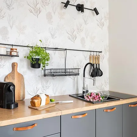 For Sophie - Bezplatny Parking & Palarnia Kawy I Pracownia Artystyczna W Kamienicy - Free Parking & Art And Coffee In Historic Building * Gdańsk