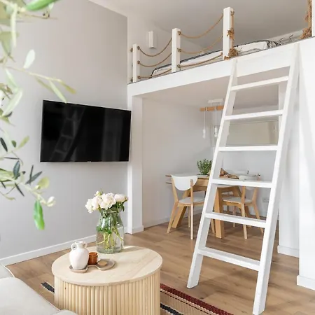 Apartament For Sophie - Bezplatny Parking & Palarnia Kawy I Pracownia Artystyczna W Kamienicy - Free Parking & Art And Coffee In Historic Building Gdańsk