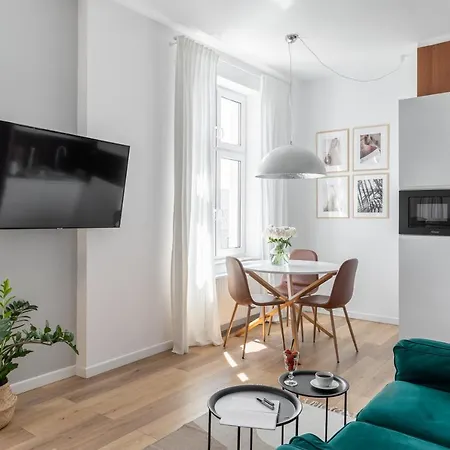 Apartament For Sophie - Bezplatny Parking & Palarnia Kawy I Pracownia Artystyczna W Kamienicy - Free Parking & Art And Coffee In Historic Building