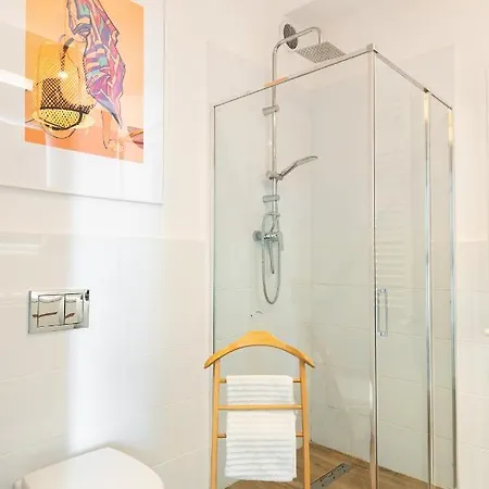 For Sophie - Bezplatny Parking & Palarnia Kawy I Pracownia Artystyczna W Kamienicy - Free Parking & Art And Coffee In Historic Building Apartament Gdańsk