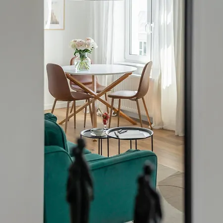 For Sophie - Bezplatny Parking & Palarnia Kawy I Pracownia Artystyczna W Kamienicy - Free Parking & Art And Coffee In Historic Building Apartament Gdańsk