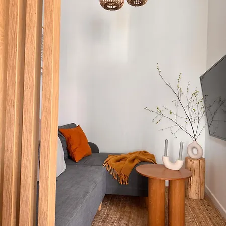 For Sophie - Bezplatny Parking & Palarnia Kawy I Pracownia Artystyczna W Kamienicy - Free Parking & Art And Coffee In Historic Building Gdańsk