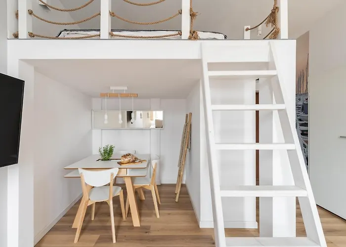 For Sophie - Bezplatny Parking & Palarnia Kawy I Pracownia Artystyczna W Kamienicy - Free Parking & Art And Coffee In Historic Building * Gdańsk