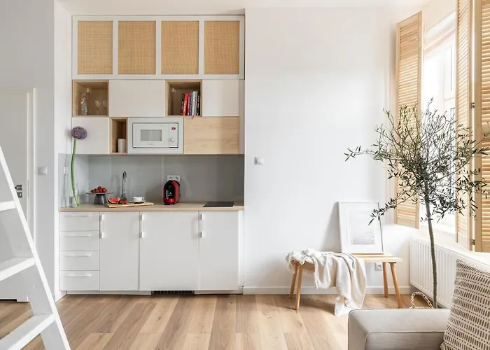 For Sophie - Bezplatny Parking & Palarnia Kawy I Pracownia Artystyczna W Kamienicy - Free Parking & Art And Coffee In Historic Building Gdańsk