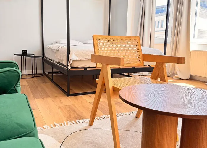 For Sophie - Bezplatny Parking & Palarnia Kawy I Pracownia Artystyczna W Kamienicy - Free Parking & Art And Coffee In Historic Building * Gdańsk