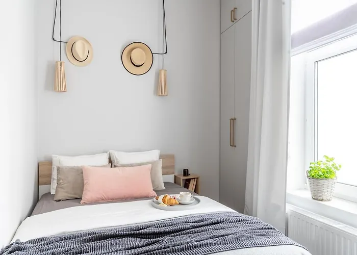 For Sophie - Bezplatny Parking & Palarnia Kawy I Pracownia Artystyczna W Kamienicy - Free Parking & Art And Coffee In Historic Building דירה גדנסק