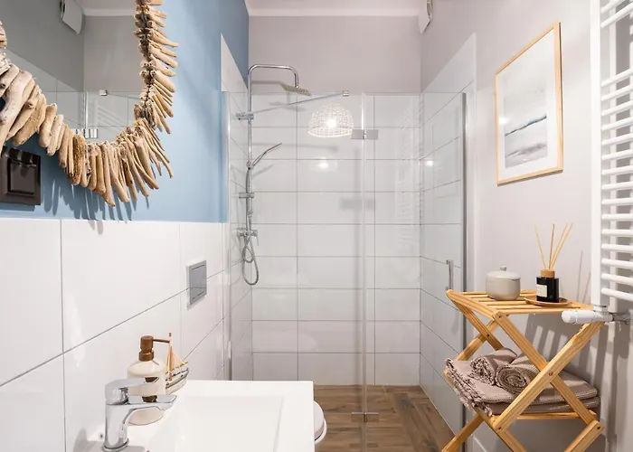 For Sophie - Bezplatny Parking & Palarnia Kawy I Pracownia Artystyczna W Kamienicy - Free Parking & Art And Coffee In Historic Building * גדנסק