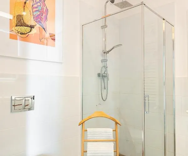 For Sophie - Bezplatny Parking & Palarnia Kawy I Pracownia Artystyczna W Kamienicy - Free Parking & Art And Coffee In Historic Building דירה גדנסק