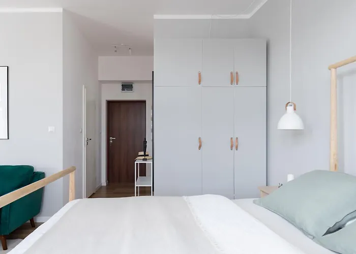 For Sophie - Bezplatny Parking & Palarnia Kawy I Pracownia Artystyczna W Kamienicy - Free Parking & Art And Coffee In Historic Building