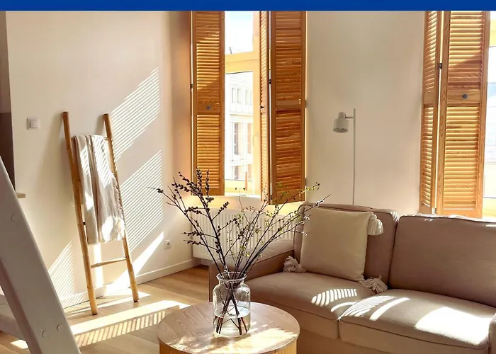 For Sophie - Bezplatny Parking & Palarnia Kawy I Pracownia Artystyczna W Kamienicy - Free Parking & Art And Coffee In Historic Building * גדנסק